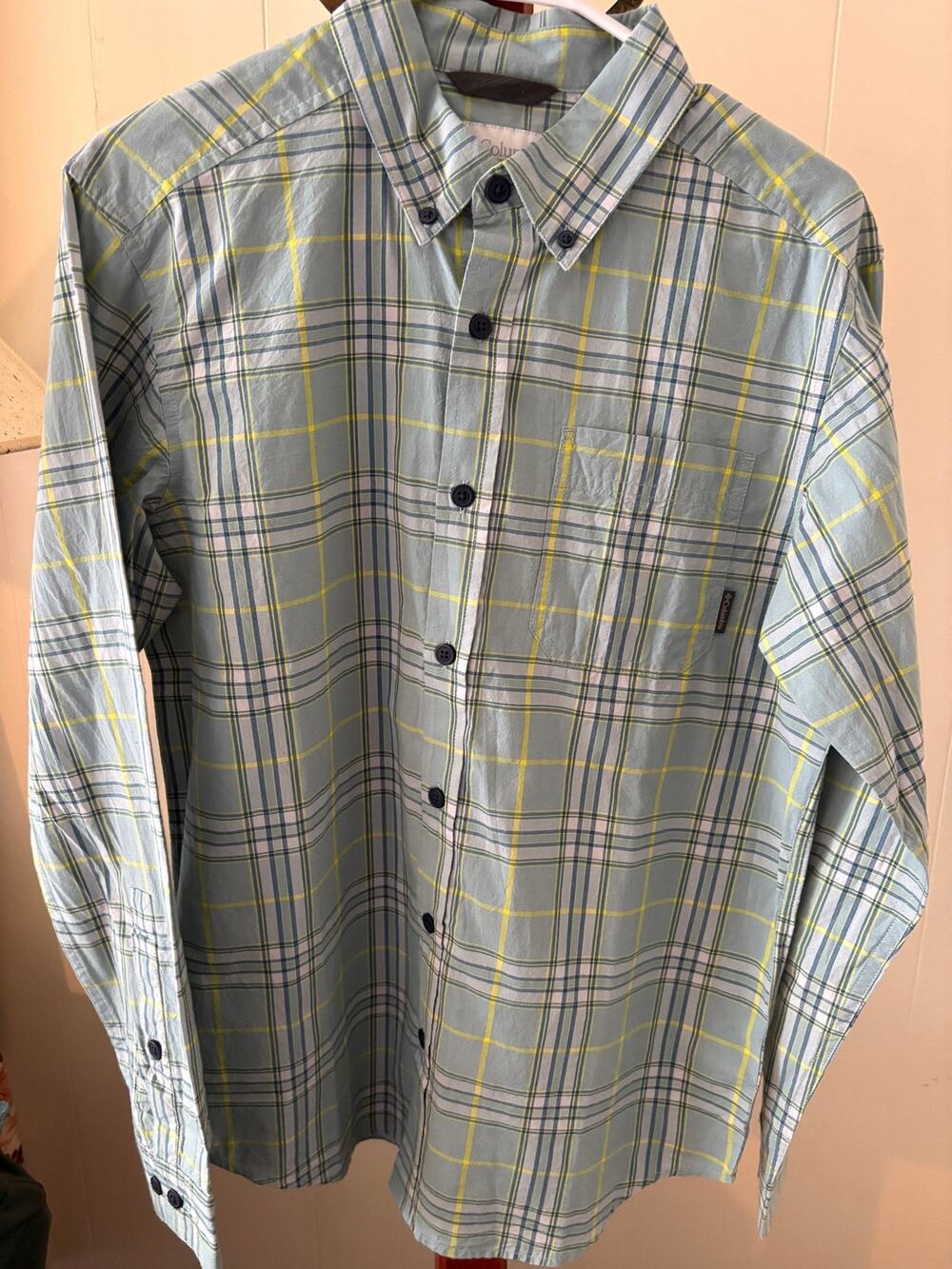 Plaid Columbia Men’s Button down Sz Small NWOT
